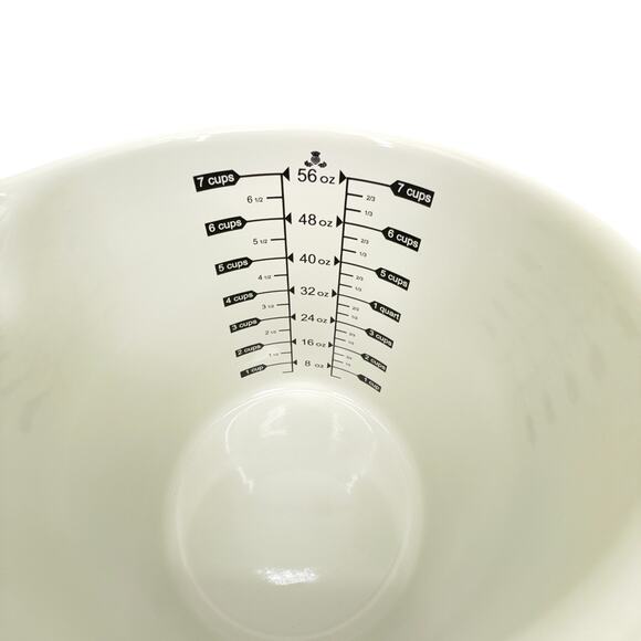 MACKENZIE-CHILDS 7 Cup Measuring Cup in Courtly Check - Picture 7 of 8